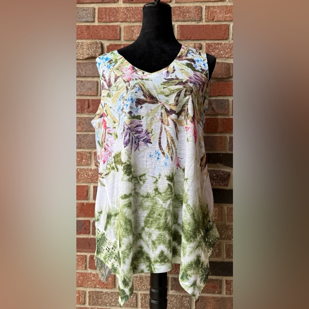 Time and Tru Floral Tank Top - Multicolor